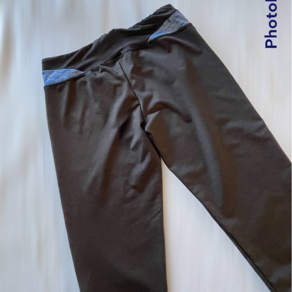 ๐3/30 - Game Time cropped leggings (L) - Picture 4 of 11
